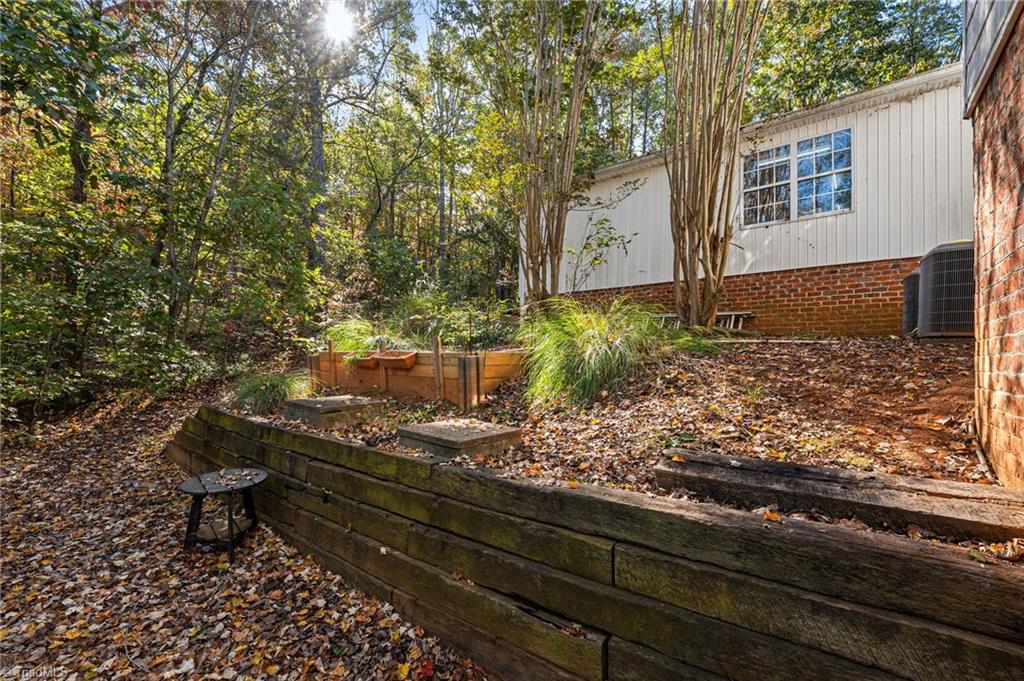 1040 Sycamore Street King, NC 27021 - Photo 35 of 46