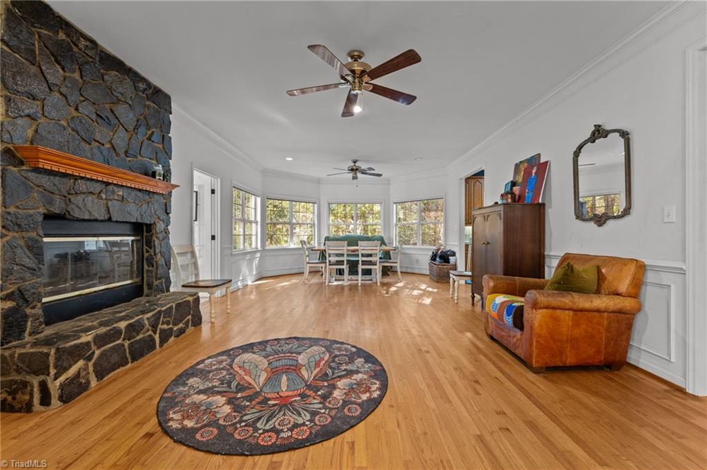 1040 Sycamore Street King, NC 27021 - Photo 8 of 46