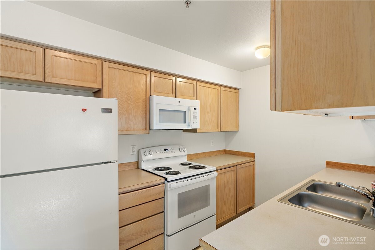 18930 Bothell Everett Highway, Unit B303 Bothell, WA 98012 - Photo 9 of 20