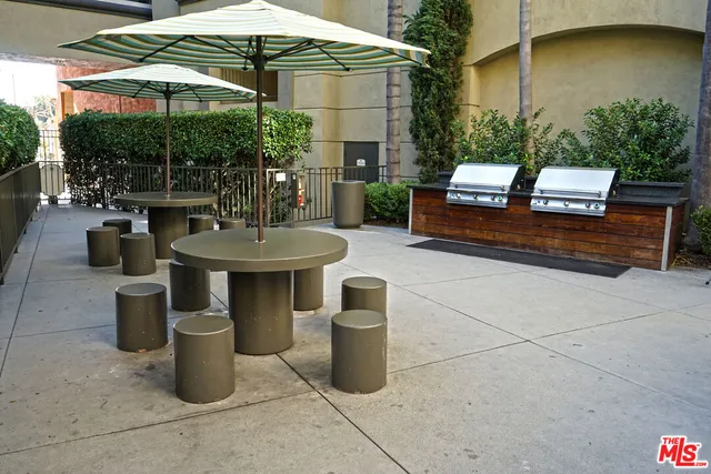 $3,068 | 151 East Holly Street, Unit 2407, Pasadena, CA 91103