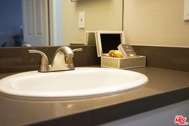 $3,068 | 151 East Holly Street, Unit 2407, Pasadena, CA 91103