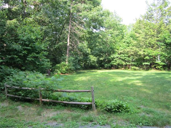 41 Montgomery Road Southampton, MA 01073 - Photo 4 of 28 Gallery Image 4