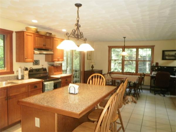 41 Montgomery Road Southampton, MA 01073 - Photo 7 of 28 Gallery Image 7