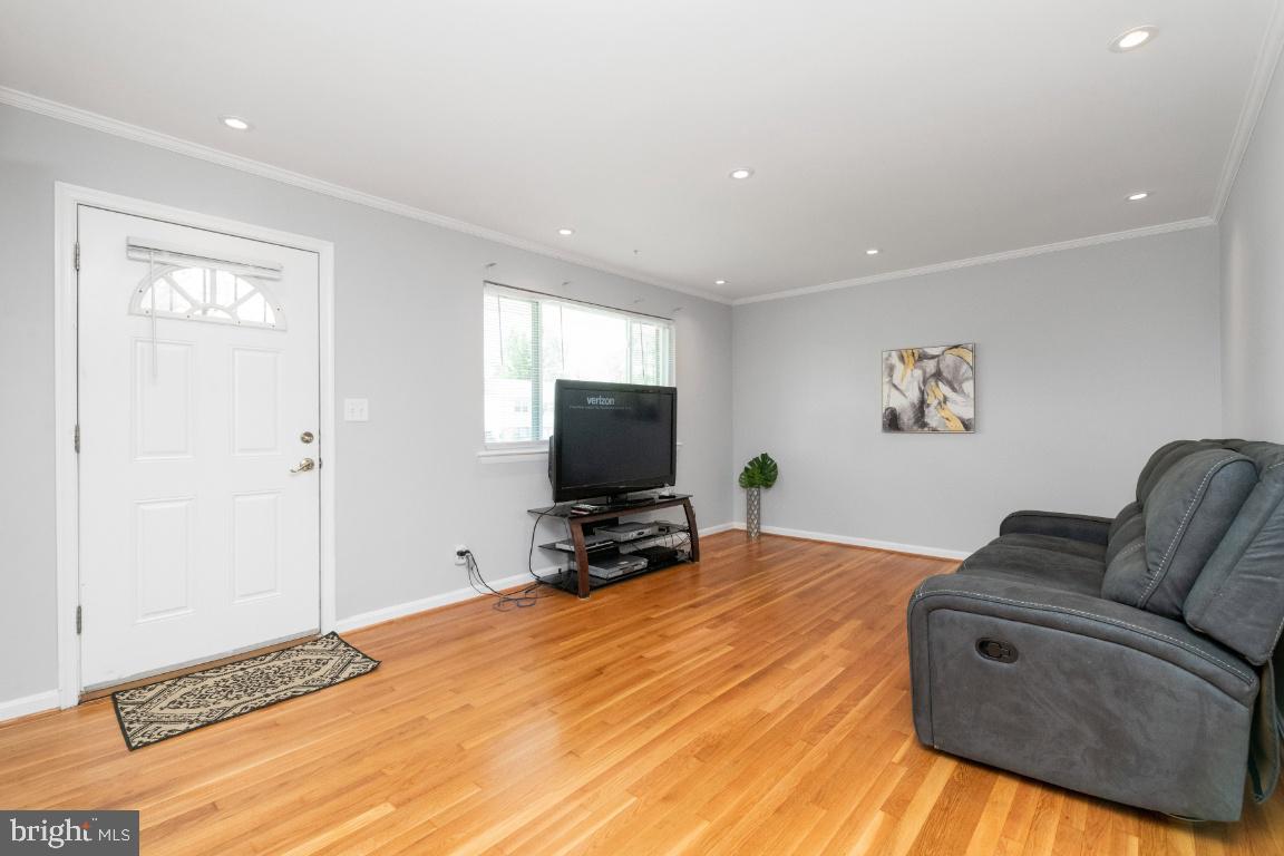 3725 Offutt Road Randallstown, MD 21133 - Photo 4 of 40