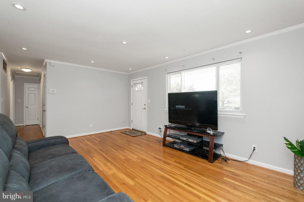 3725 Offutt Road Randallstown, MD 21133 - Photo 6 of 40