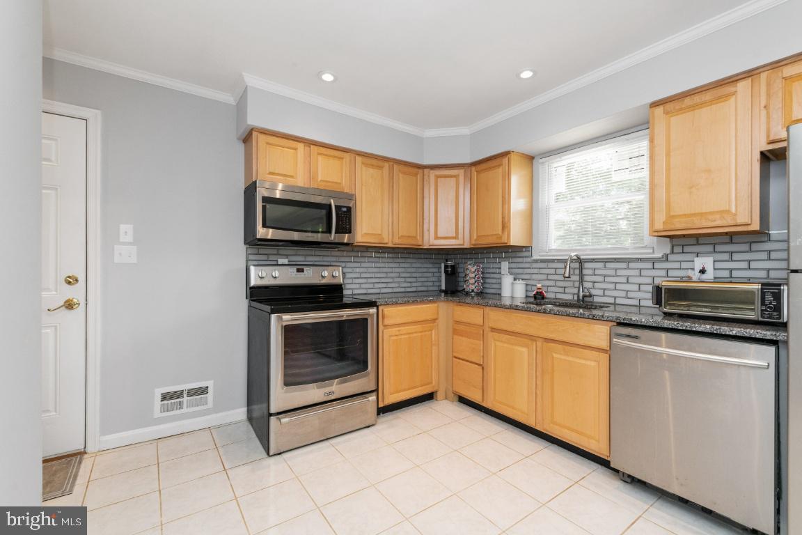 3725 Offutt Road Randallstown, MD 21133 - Photo 10 of 40