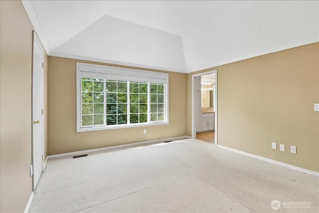 $4,585 | 22512 76th Avenue Southeast, Woodinville, WA 98072