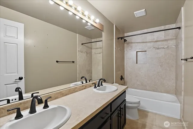 $4,585 | 22512 76th Avenue Southeast, Woodinville, WA 98072