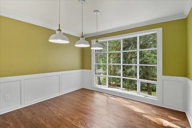 $4,585 | 22512 76th Avenue Southeast, Woodinville, WA 98072