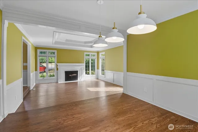 $4,585 | 22512 76th Avenue Southeast, Woodinville, WA 98072