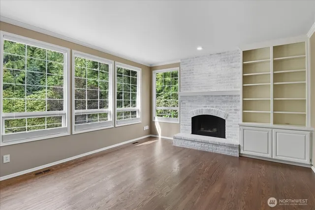 $4,585 | 22512 76th Avenue Southeast, Woodinville, WA 98072