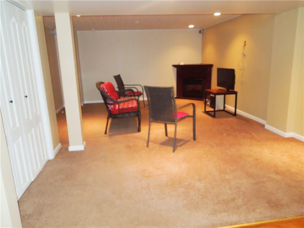 2000 Kentucky Lane Rochester, PA 15074 - Photo 12 of 25