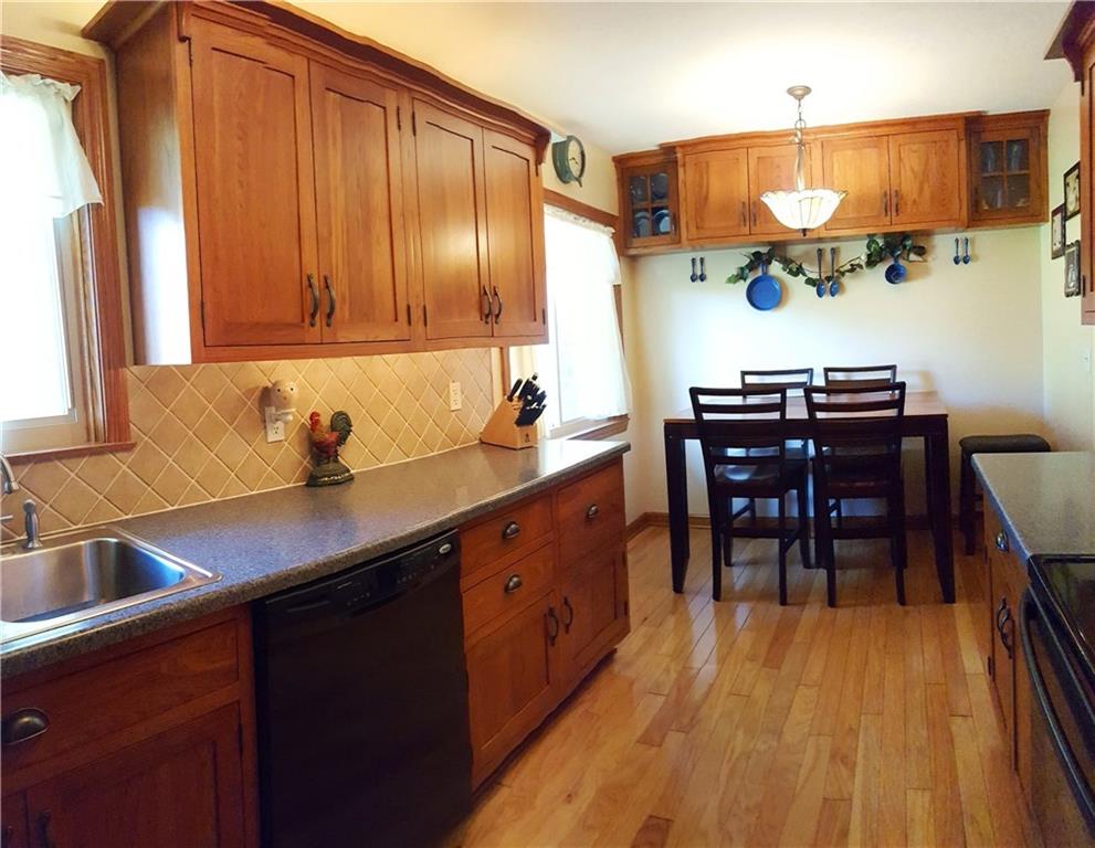 2000 Kentucky Lane Rochester, PA 15074 - Photo 3 of 25