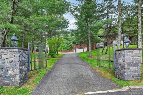 $1,200,000 | 8 Pine Tree Lane, Goshen, NY 10924