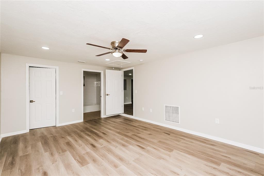 3914 Pensdale Drive New Port Richey, FL 34652 - Photo 8 of 16