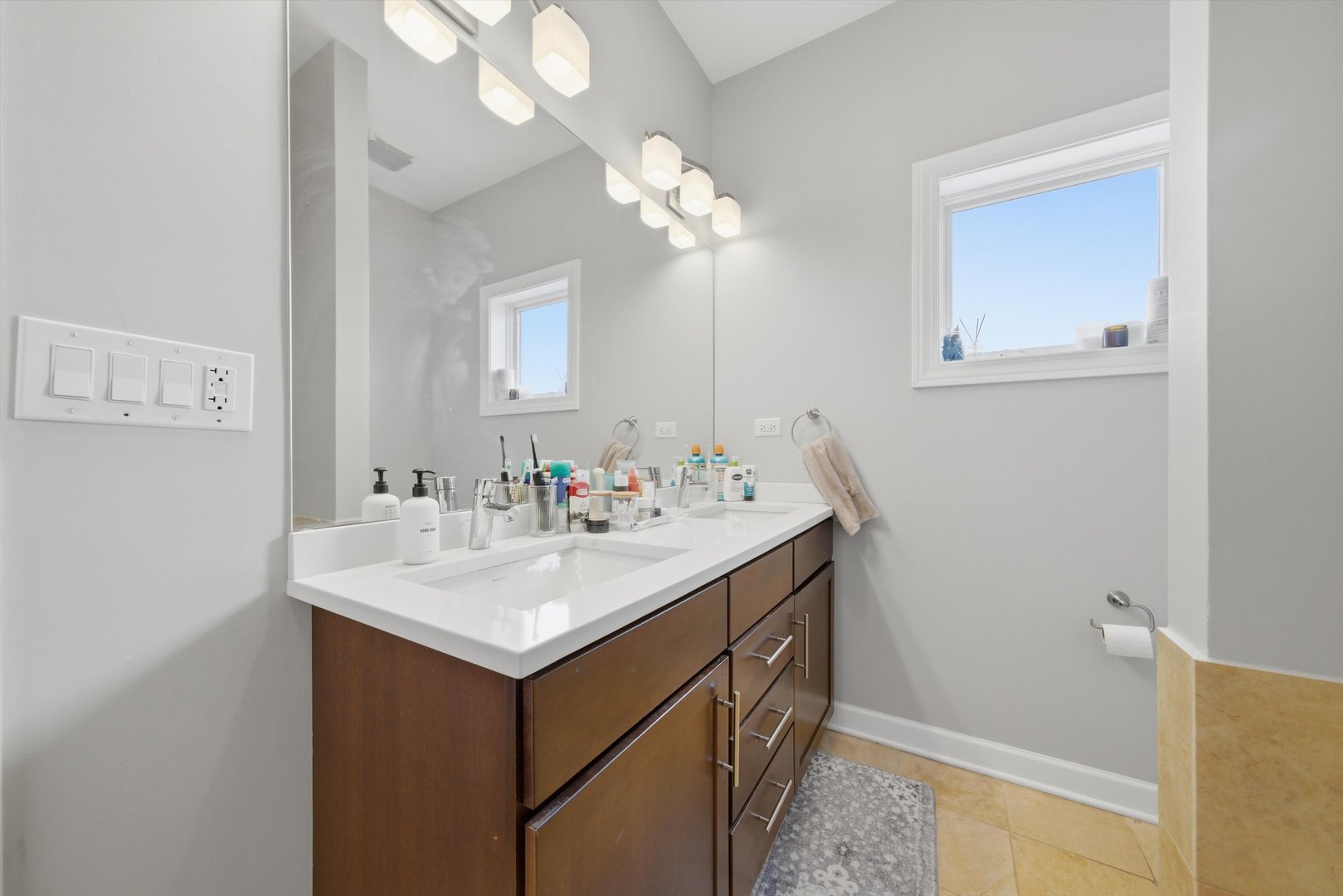 2114 West Rice Street, Unit 4 Chicago, IL 60622 - Photo 17 of 25