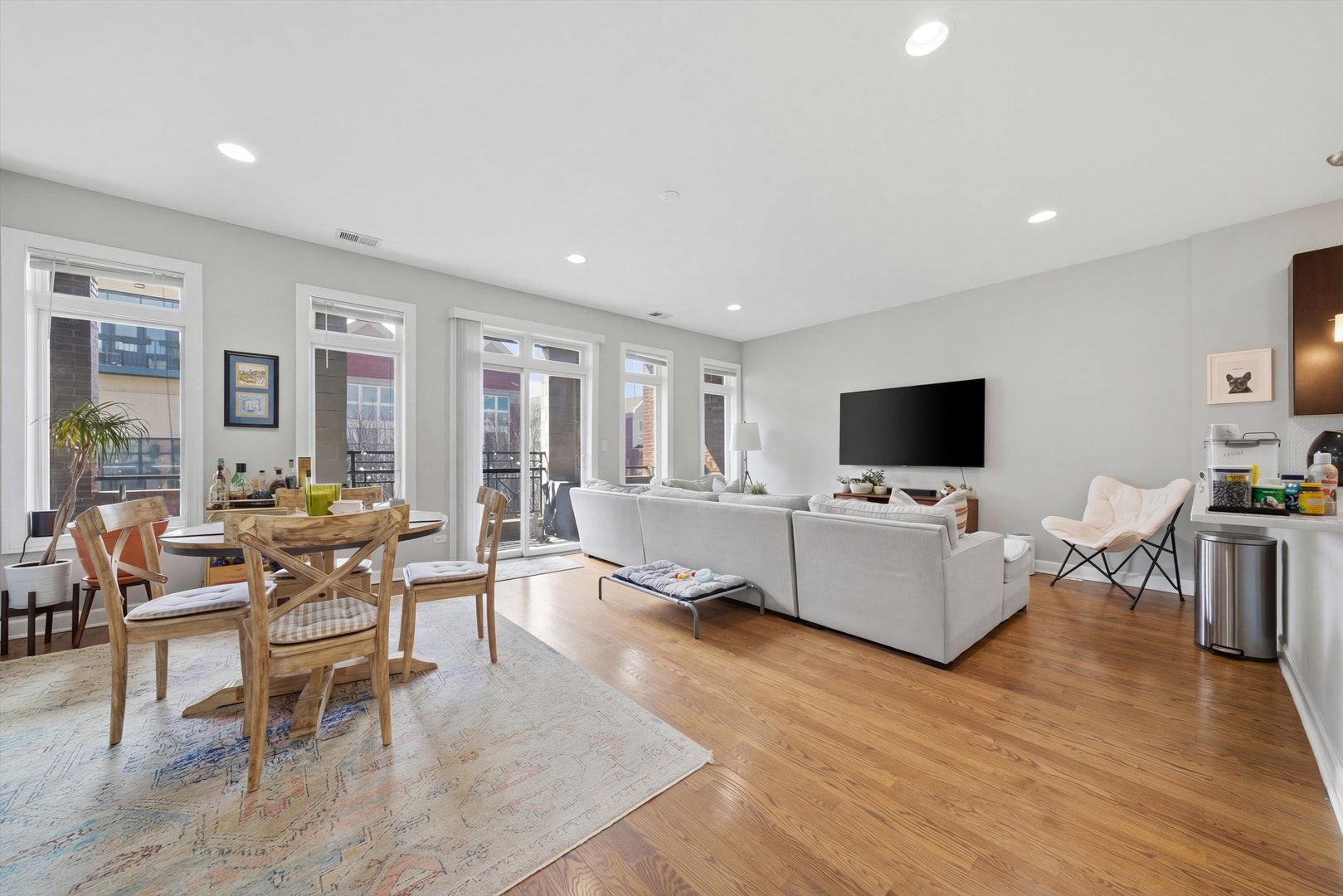 2114 West Rice Street, Unit 4 Chicago, IL 60622 - Photo 5 of 25