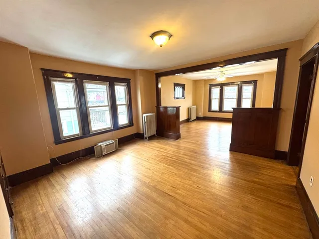 $1,975 | 412 Grafton Street, Unit 3, Worcester, MA 01604