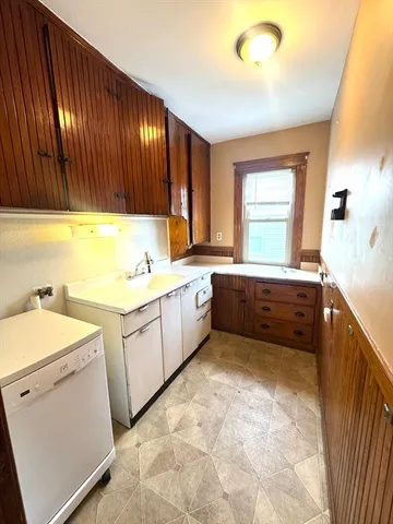 $1,975 | 412 Grafton Street, Unit 3, Worcester, MA 01604