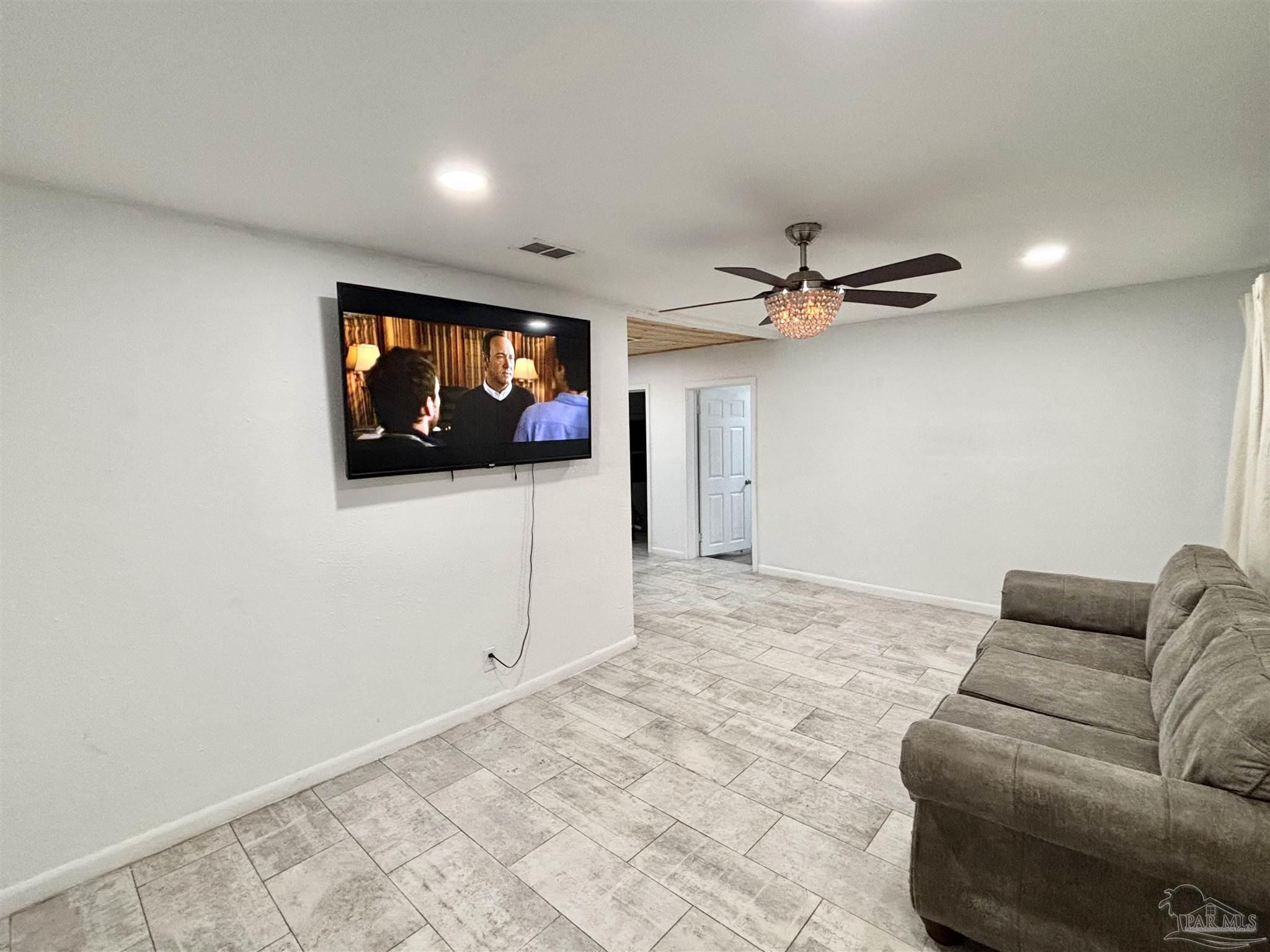 4832 West Spencer Field Road Pace, FL 32571 - Photo 6 of 30 Gallery Image 6