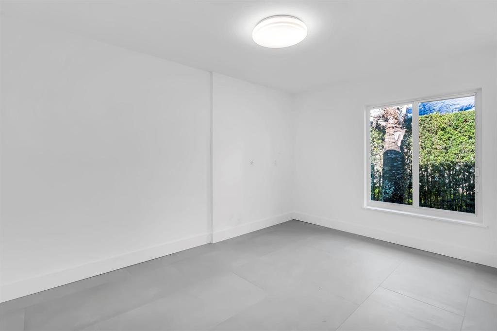 12865 Kingsway Road Wellington, FL 33414 - Photo 17 of 28