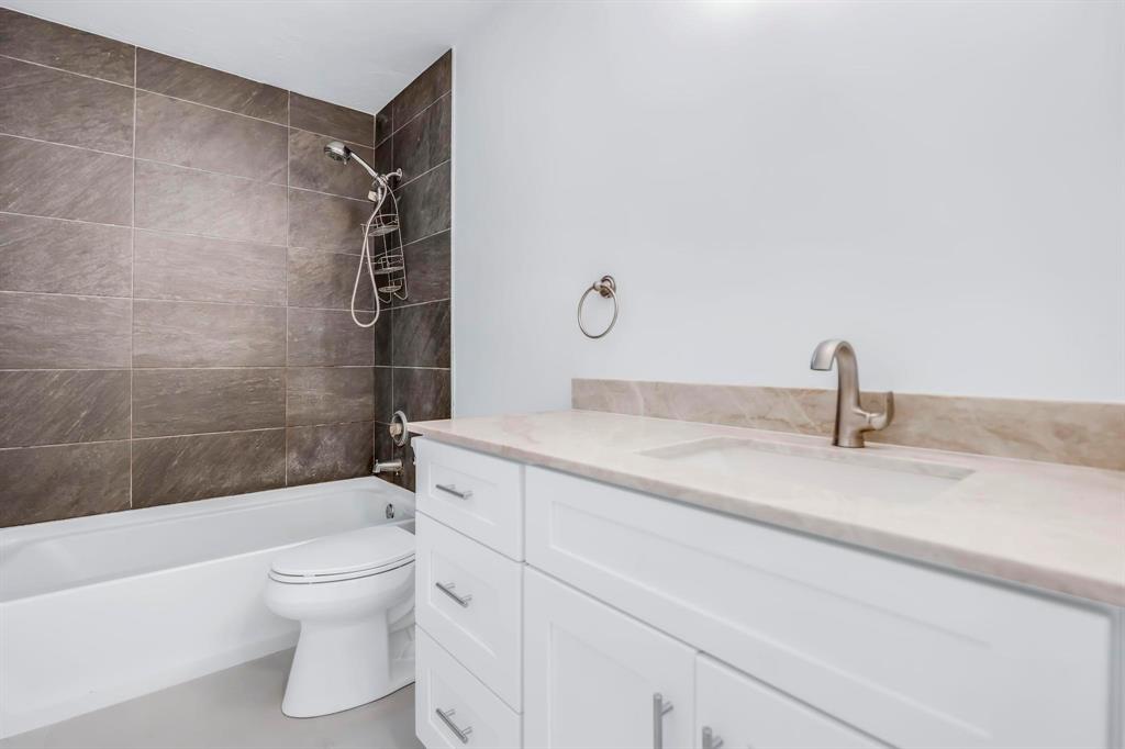 12865 Kingsway Road Wellington, FL 33414 - Photo 18 of 28