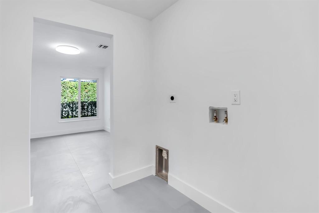 12865 Kingsway Road Wellington, FL 33414 - Photo 21 of 28