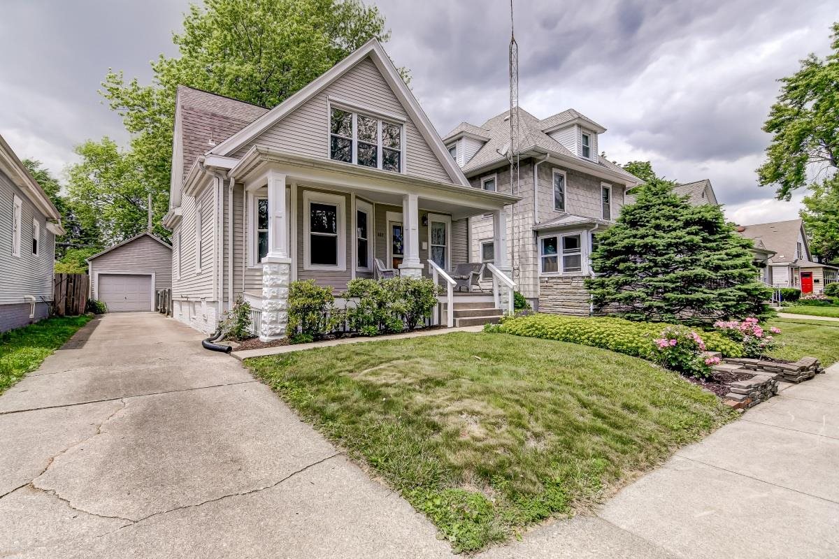 407 South Adelia Street Springfield, IL 62704 - Photo 1 of 38 Gallery Image 1