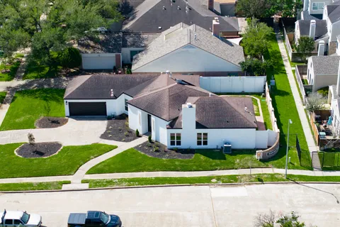 $435,000 | 2302 Ashford Hollow Lane, Houston, TX 77077