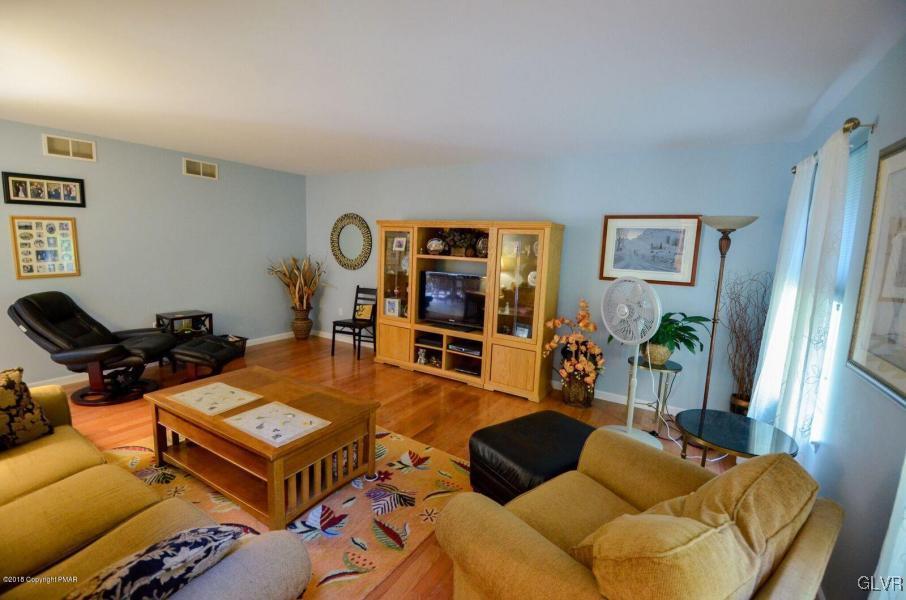 123 Valley Road West Kunkletown, PA 18058 - Photo 9 of 34 Living Room