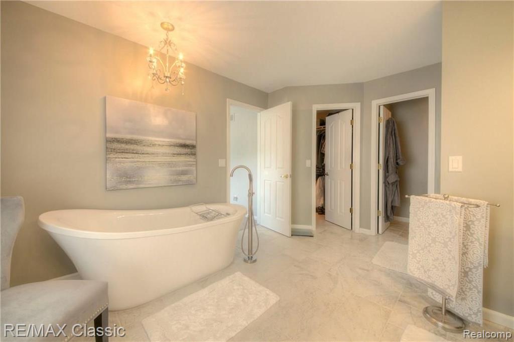 45717 Radnor Road Canton, MI 48187 - Photo 25 of 48