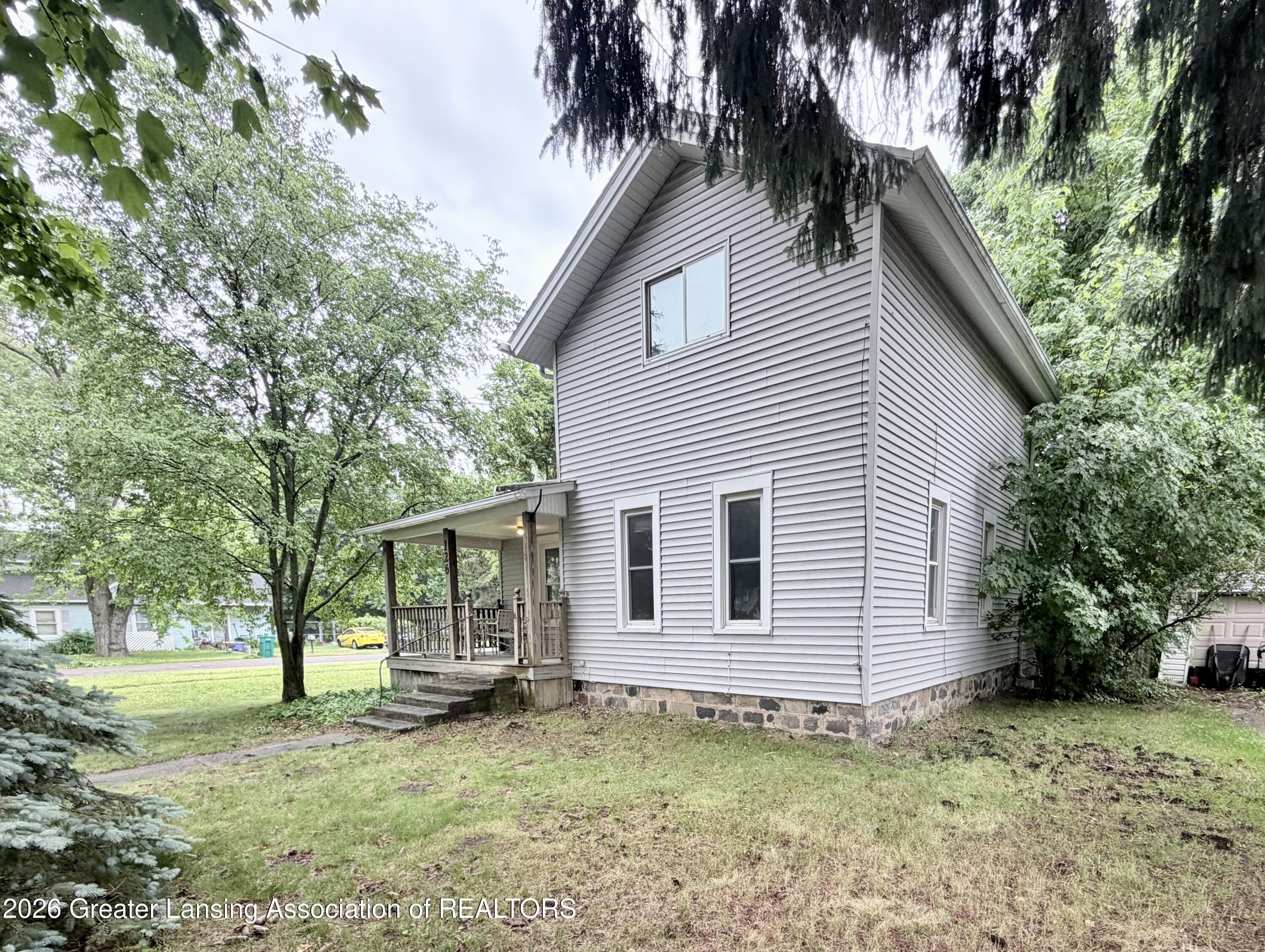126 East 1st Street Perry, MI 48872 - Photo 7 of 25 IMG_7633