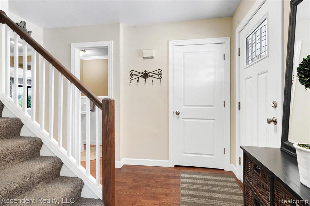 712 Dressler Lane Rochester Hills, MI 48307 - Photo 3 of 30