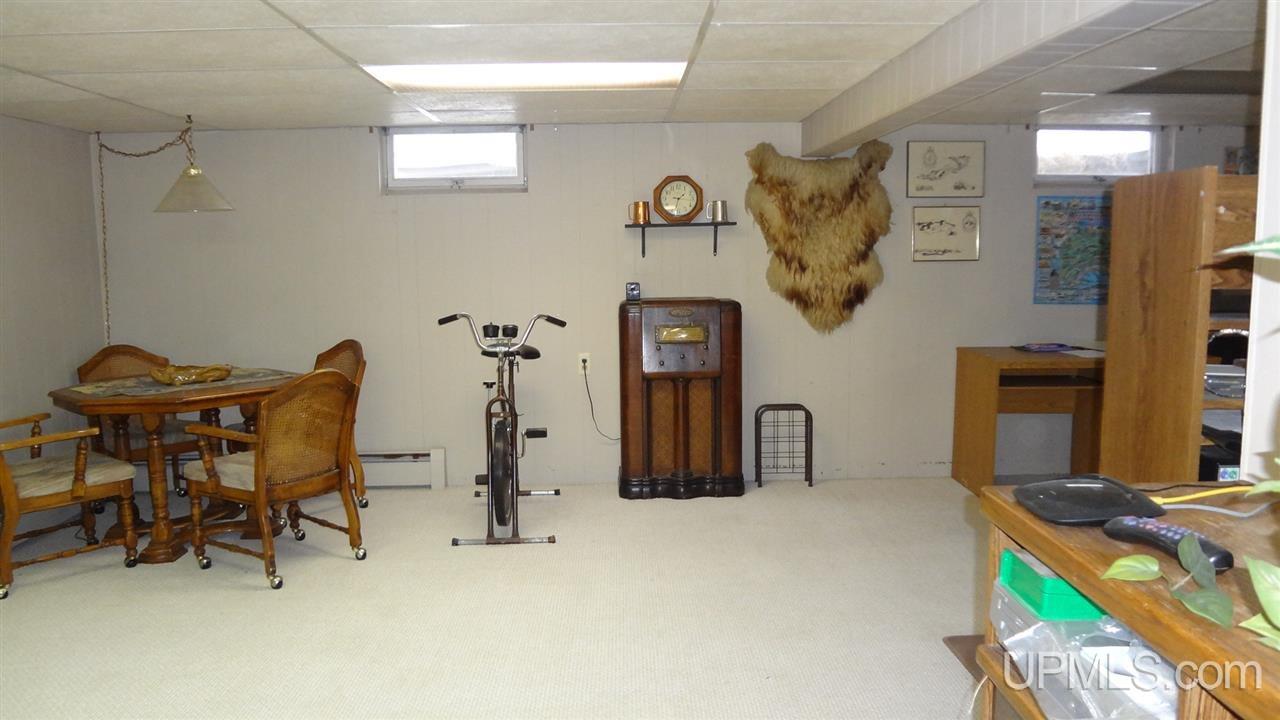 516 Riverside Road Marquette, MI 49855 - Photo 23 of 36