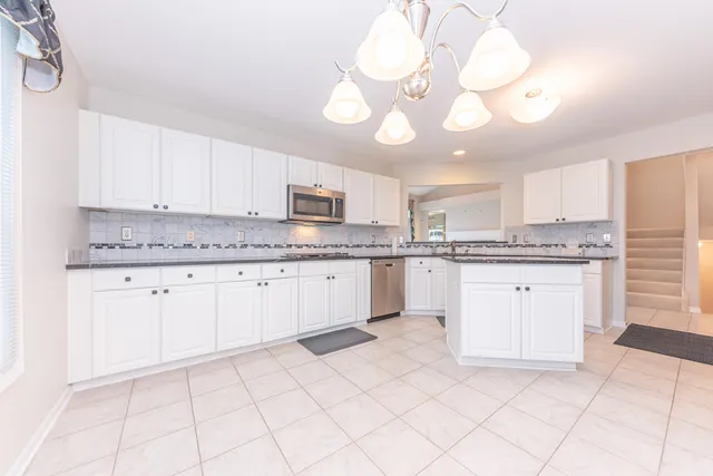 $625,000 | 17200 Lake View Circle, Unit 37, Northville, MI 48168