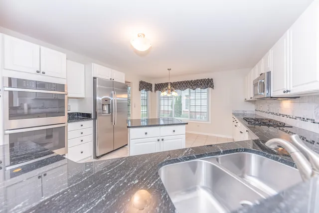 $625,000 | 17200 Lake View Circle, Unit 37, Northville, MI 48168