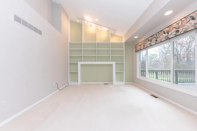 $625,000 | 17200 Lake View Circle, Unit 37, Northville, MI 48168