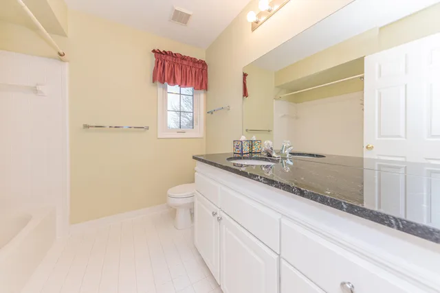 $625,000 | 17200 Lake View Circle, Unit 37, Northville, MI 48168