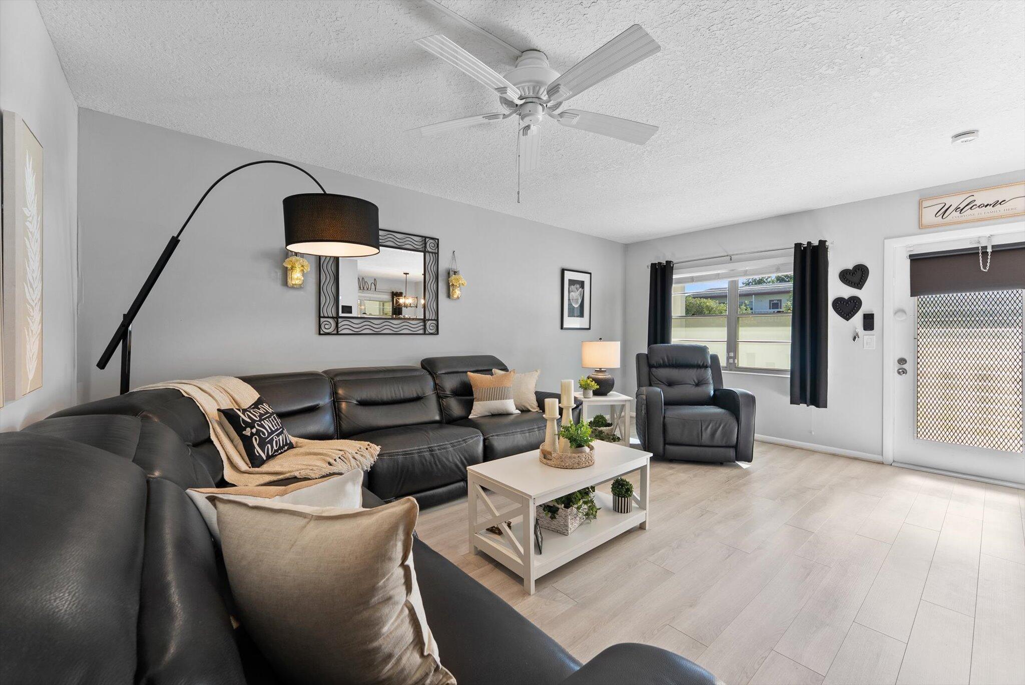 151 Fanshaw D Boca Raton, FL 33434 - Photo 2 of 35 Living Room