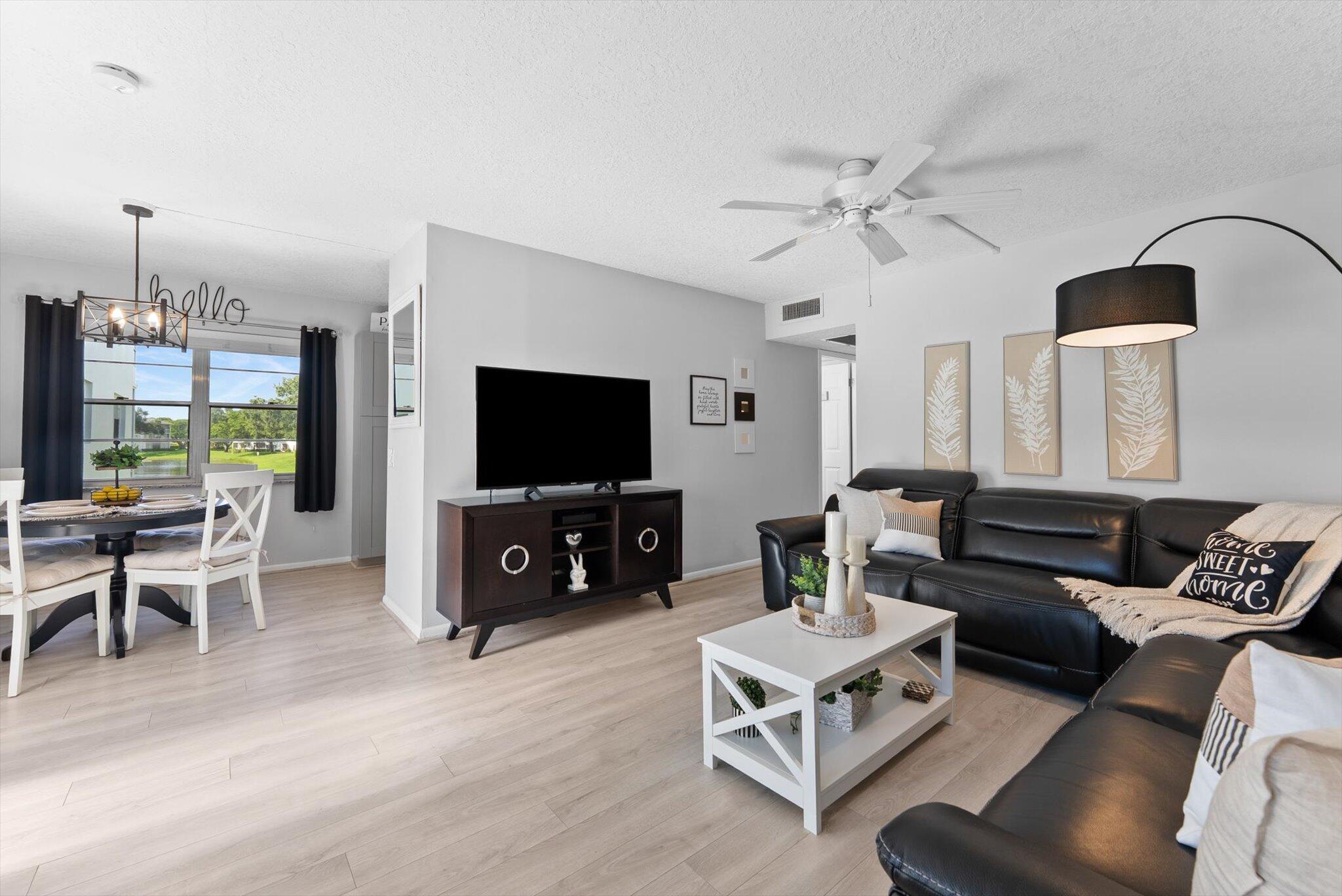 151 Fanshaw D Boca Raton, FL 33434 - Photo 3 of 35 Living Room