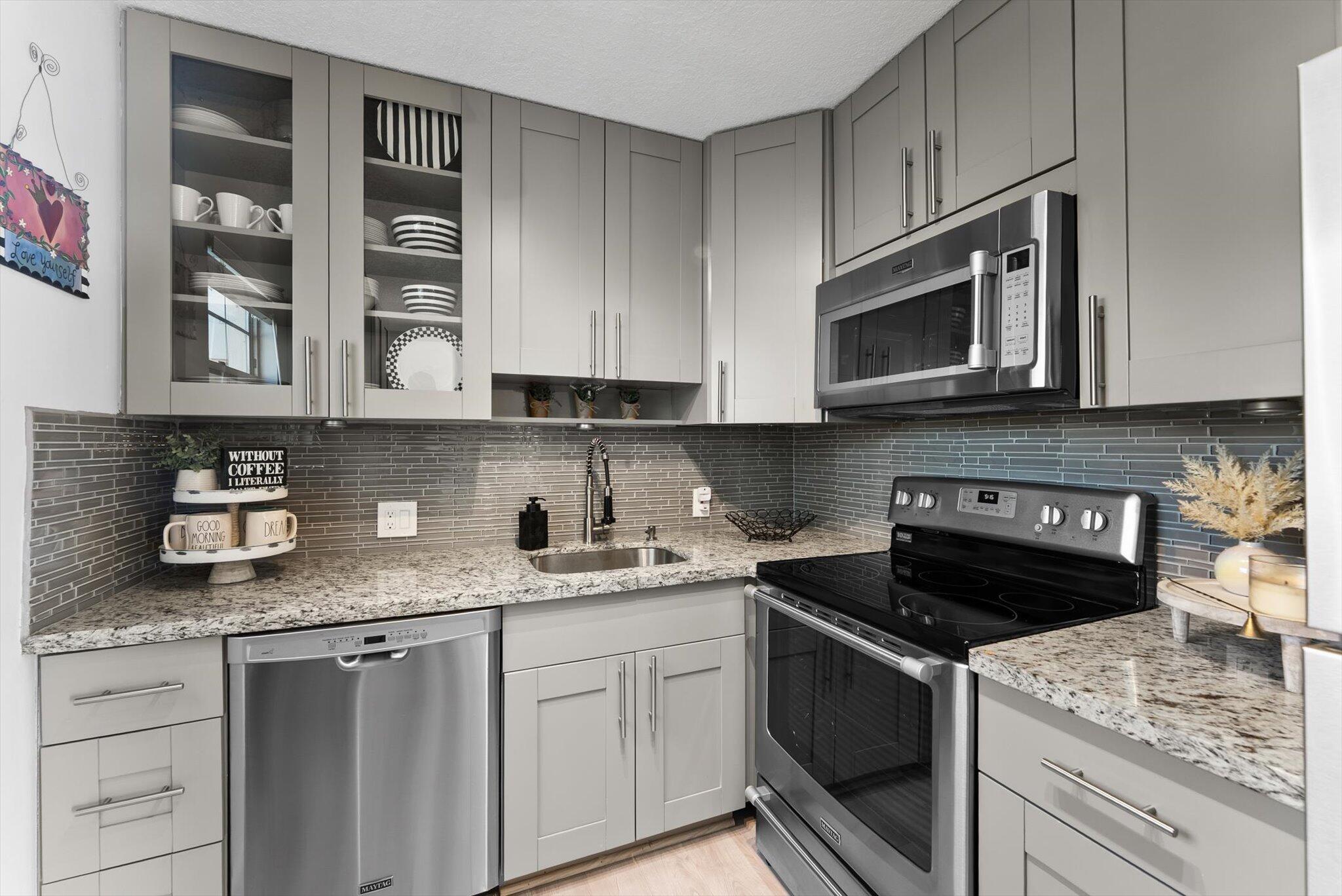 151 Fanshaw D Boca Raton, FL 33434 - Photo 5 of 35 Kitchen
