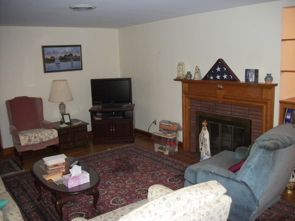 71 Moon Road Lynn, MA 01904 - Photo 4 of 28 Gallery Image 4