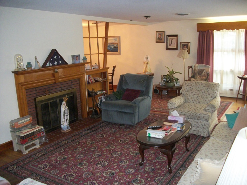 71 Moon Road Lynn, MA 01904 - Photo 5 of 28 Gallery Image 5