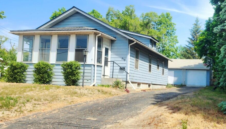 514 Crooks Street Belding, MI 48809 - Photo 1 of 16 Screenshot_20230603_190218_Gallery