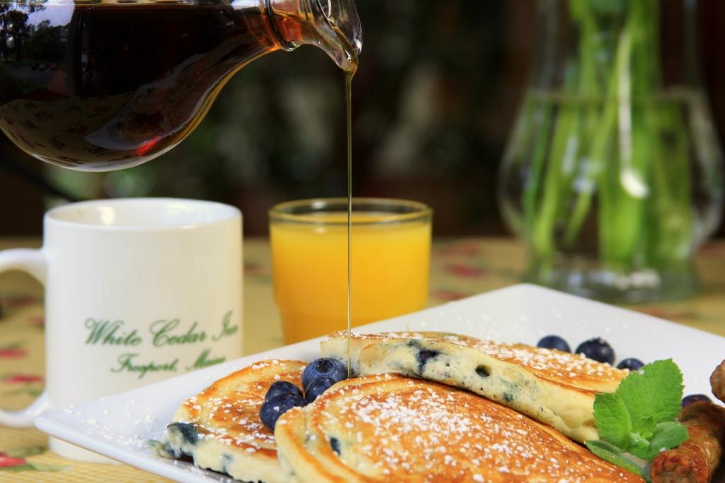 178 Main Street Freeport, ME 04032 - Photo 9 of 34 10_blueberry-pancakes-1-1