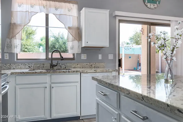 $2,190 | 4333 South Rim Court, Gilbert, AZ 85297