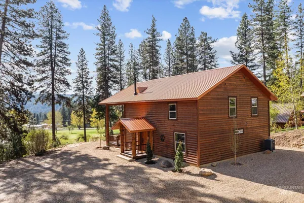 $699,900 | 15 Starview Drive, Garden Valley, ID 83622