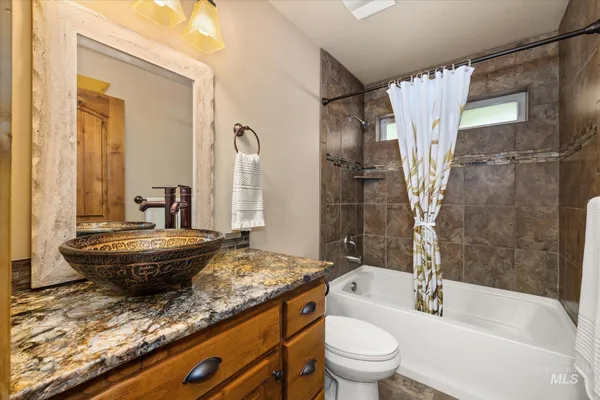 $699,900 | 15 Starview Drive, Garden Valley, ID 83622