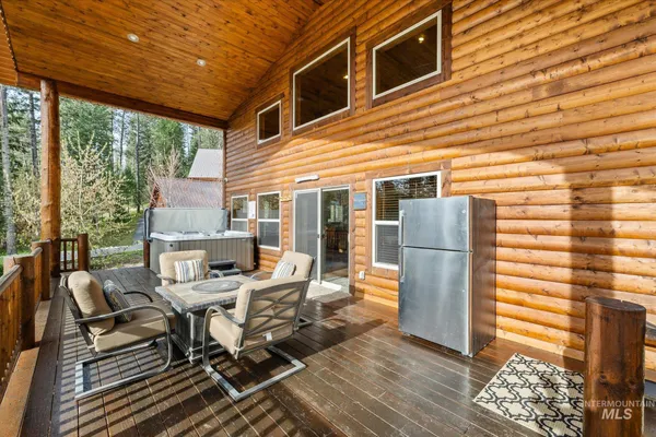 $699,900 | 15 Starview Drive, Garden Valley, ID 83622