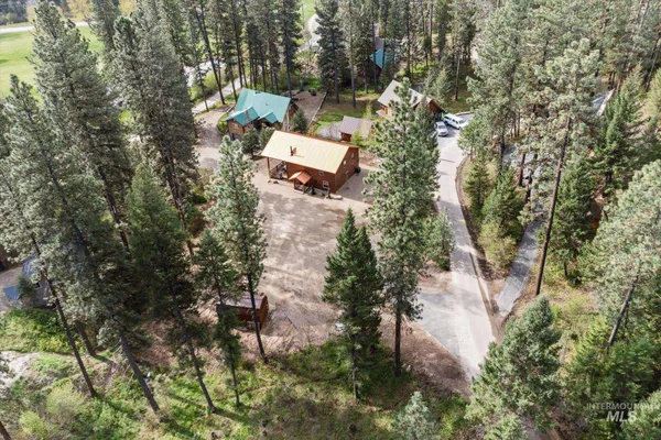 $699,900 | 15 Starview Drive, Garden Valley, ID 83622
